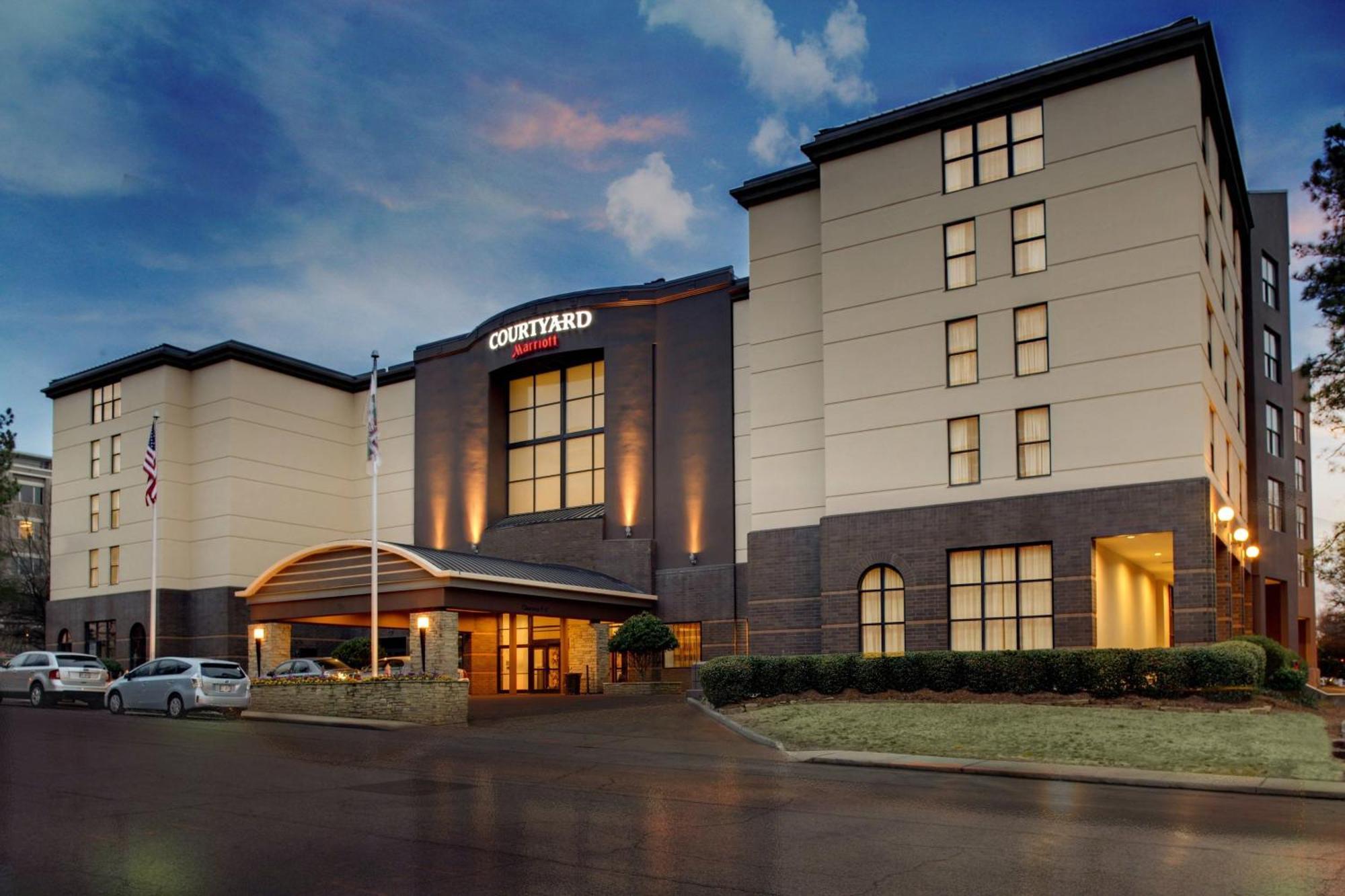 Courtyard Atlanta Decatur Downtown/Emory Hotel Exterior photo